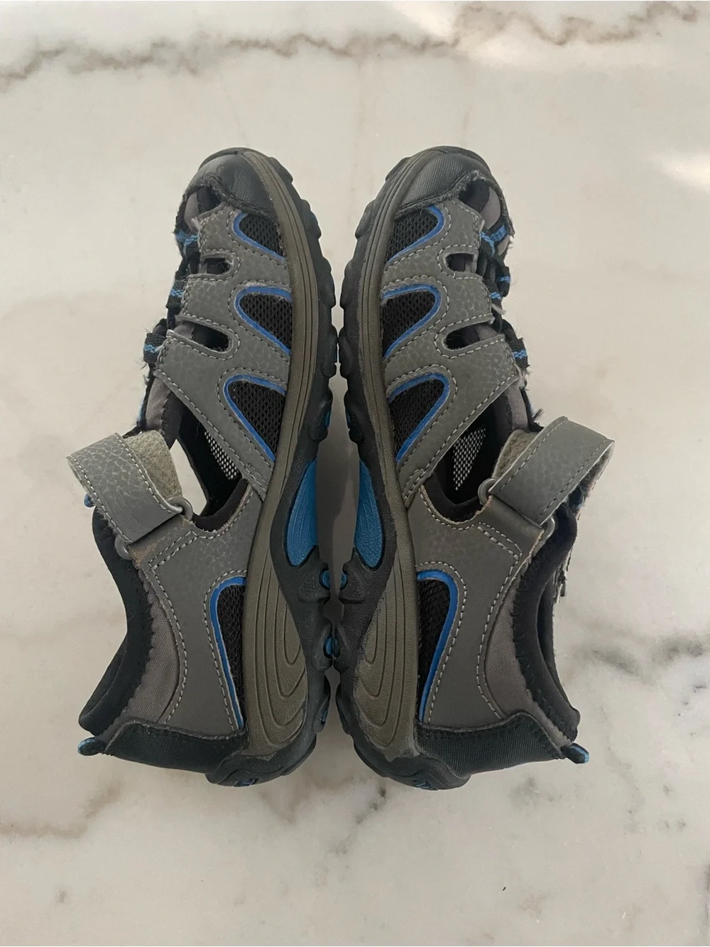 Merrell Kids Size 2 Gray and Blue Closed-Toe Outdoor Sandals #0206